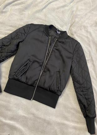 Бомбер від h&m, s розмір