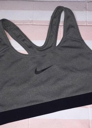 Спортивный топ nike3 фото