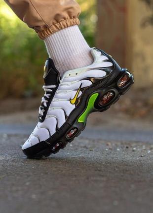 The nike air max tuned 1 “volt gradient” 🇻🇳