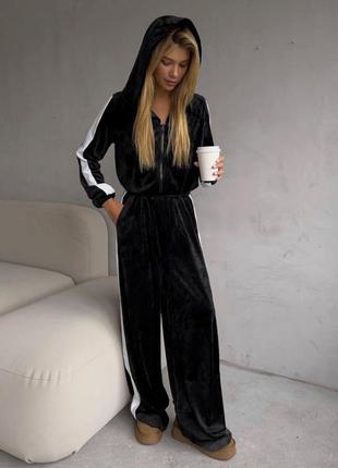 Женский велюровый костюм в стиле oversize