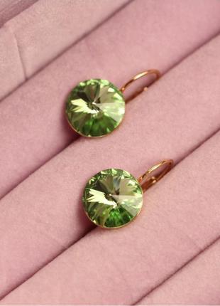 Шикарные серьги с камнями сваровски зелёные swarovski1 фото