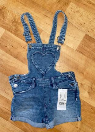Джинсовый комбинезон с шортами   h&m на 8-9 лет
