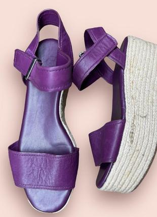 Шкіряні босоніжки на платформі franco sarto