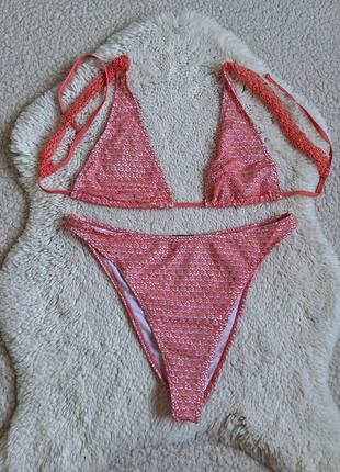 Кружевной купальник с высокими плавками