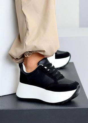 Чорні жіночі кросівки кеди на високій підошві потовщеній кросівки на масивній підошві