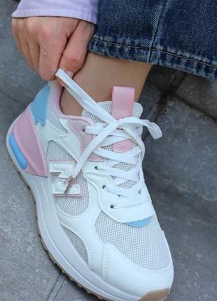 Распродажа женских кроссовок new balance
