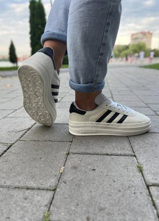 Женские кроссовки adidas gazelle cream platform6 фото