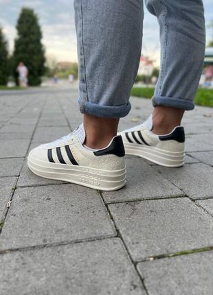 Женские кроссовки adidas gazelle cream platform4 фото