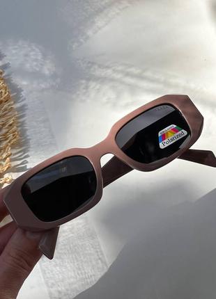 Сонцезахисні окуляри жіночі prada polarized