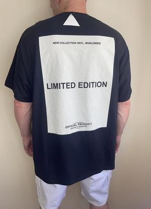 Новая черная оверсайз футболка boohoo limited edition oversized black t-shirt, плотная, плотная, свободная, широкая, с принтом