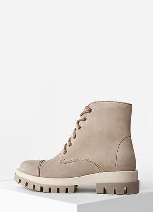 Ботинки женские замшевые светлые бежевые на шнурках молнии демисезонные тракторная подошва...