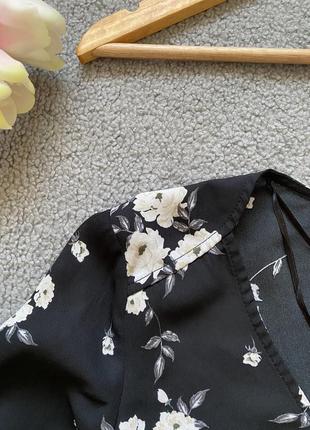 Трендовая укороченная блуза на запах (на кнопке) с красивым рукавом на резинке6 фото