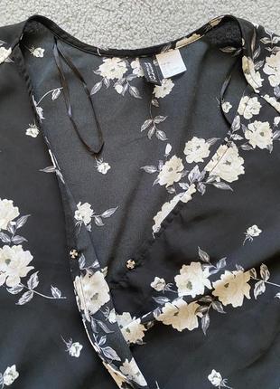 Трендовая укороченная блуза на запах (на кнопке) с красивым рукавом на резинке5 фото