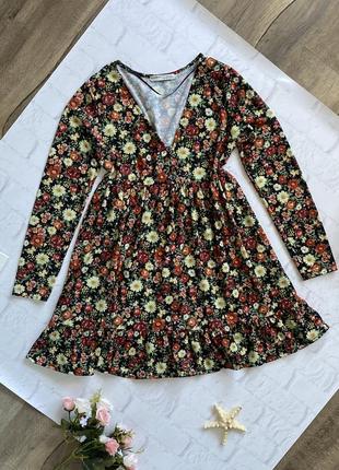 Платье платье в цветочный принт pull & bear