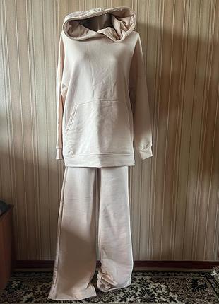 Костюм спортивный