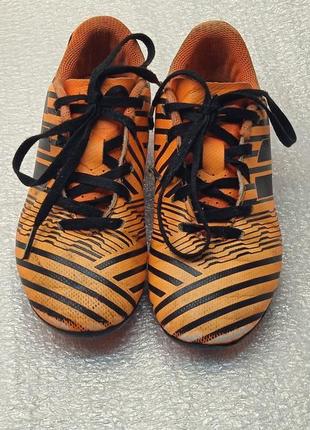 Детские футбольные бутсы