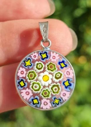 Кулон millefiori з венеціанського скла, мурано.
італія.
срібло, 925 проби.

чудовий стан. 
срібло.