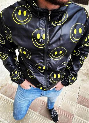 Чоловіча весняна вітрівка-смайл чорного кольору