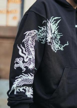 Чоловіче чорне стильне оверсайз худі з трендовим принтом 4