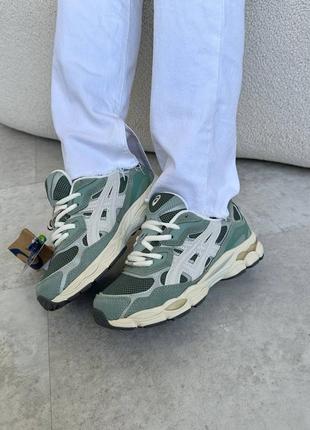 asics skycourt femme blanche et grise3 фото