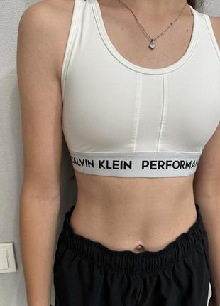 Новый спортивный топ calvin klein performance