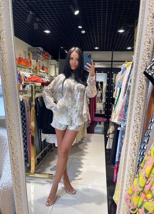 Костюм с шортами в стиле zimmermann