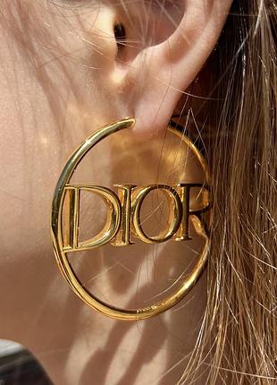 Сережки диор круглые плоские с названием, позолота 18к