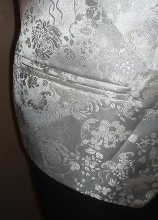 Жилет и галстук