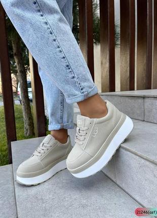 Жіночі чорні, бежеві, руді замшеві кеди ugg на високій підошві