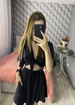 Черный костюм с шортами