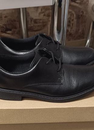 Детские туфли clarks в школу