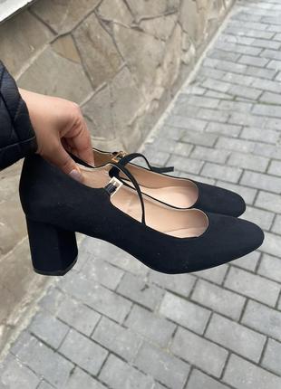 Жіночі нарядні туфлі на стійкому каблучку ( 6 см), чорного кольору 40 р - 26 см стелька5 фото