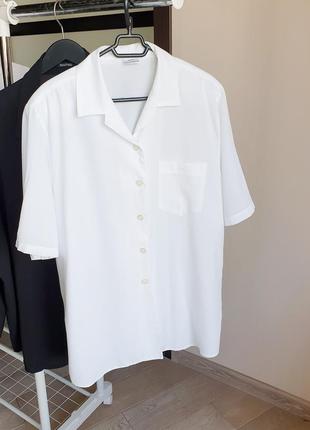 Белая винтажная рубашка на пуговицах1 фото