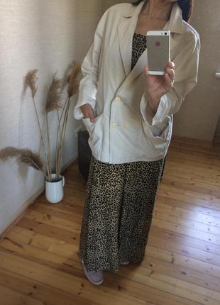 Женский бежевый пиджак льняной париж