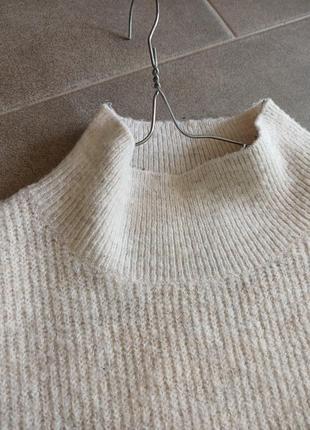 Стильный свитер с горлом3 фото