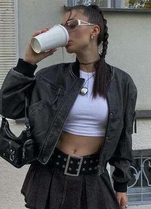 Бомбер экокожа bershka