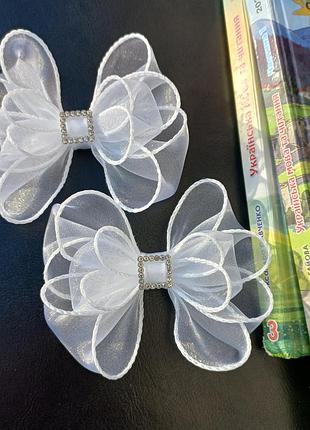 Білі бантики з органзи