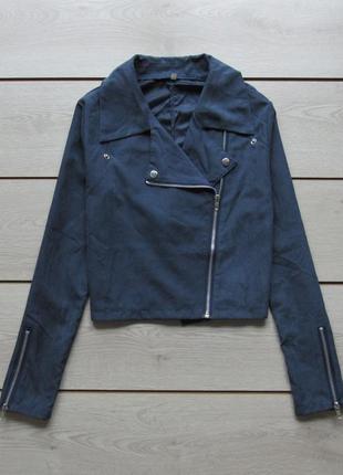 Укороченная легкая куртка-косуха на молнии2 фото
