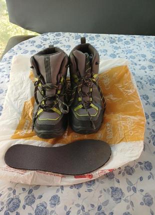 Фирменные ботинки