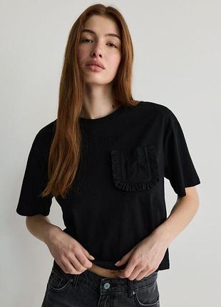 Черная женская футболка прямого кроя reserved