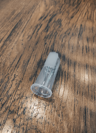 Убная щетка для собак и кошек  (на палец)