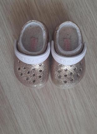 Crocs classic lined glitter clog gold/pink 2