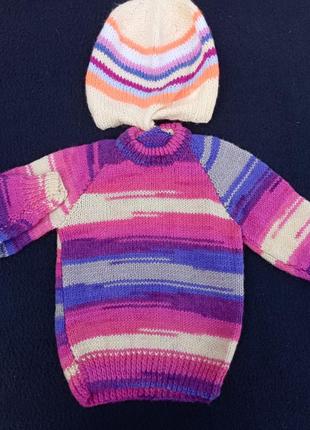 Свитер и шапочка для малышей