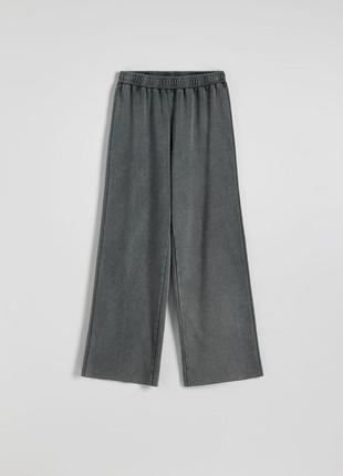 Жіночі штани reserved