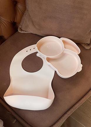 Набір дитячого посуду силіконова тарілка та слинявчик силіконовий посуд рожевий