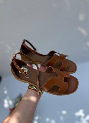 Босоніжки в стилі hermes