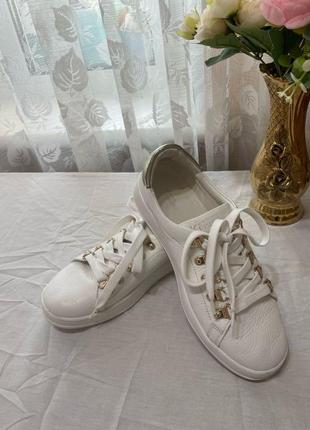 Шкіряні красівки, туфли туфлі білі keduki, 38 розмір
