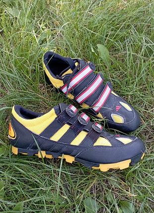 Adidas велотуфлі
