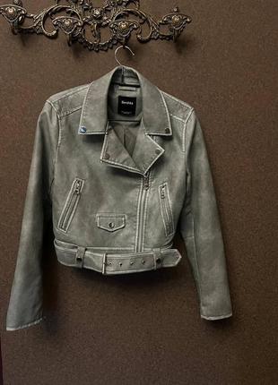 Bershka бершка косуха лежанка(зам) цвета хаки зеленого, песочного, с ремнем, карманами, воротом