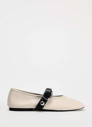 Кожаные бежевые балетки с заклепками zara new2 фото